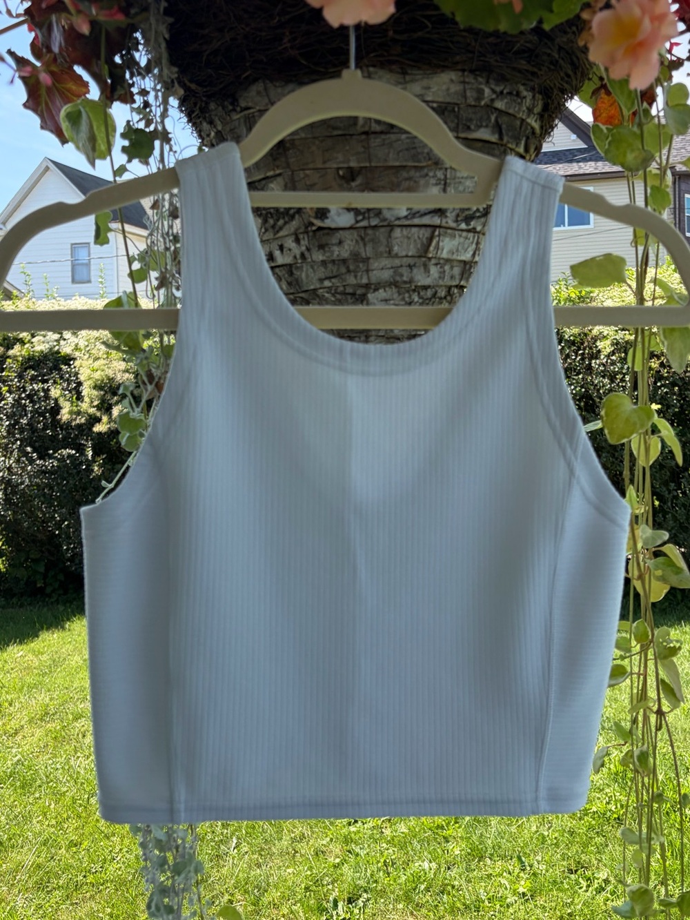 lululemon athletica White Ribbed Crop Tank